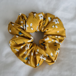 Load image into Gallery viewer, floral scrunchie
